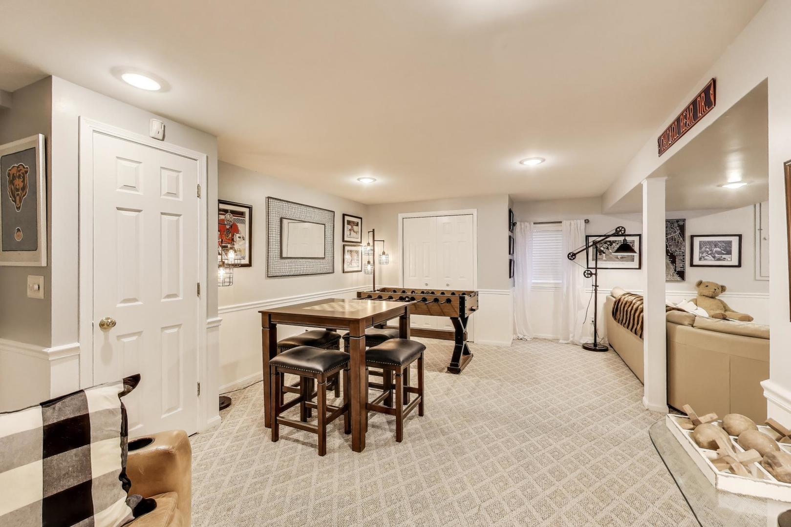 346 Colonial Circle, Geneva, IL 60134