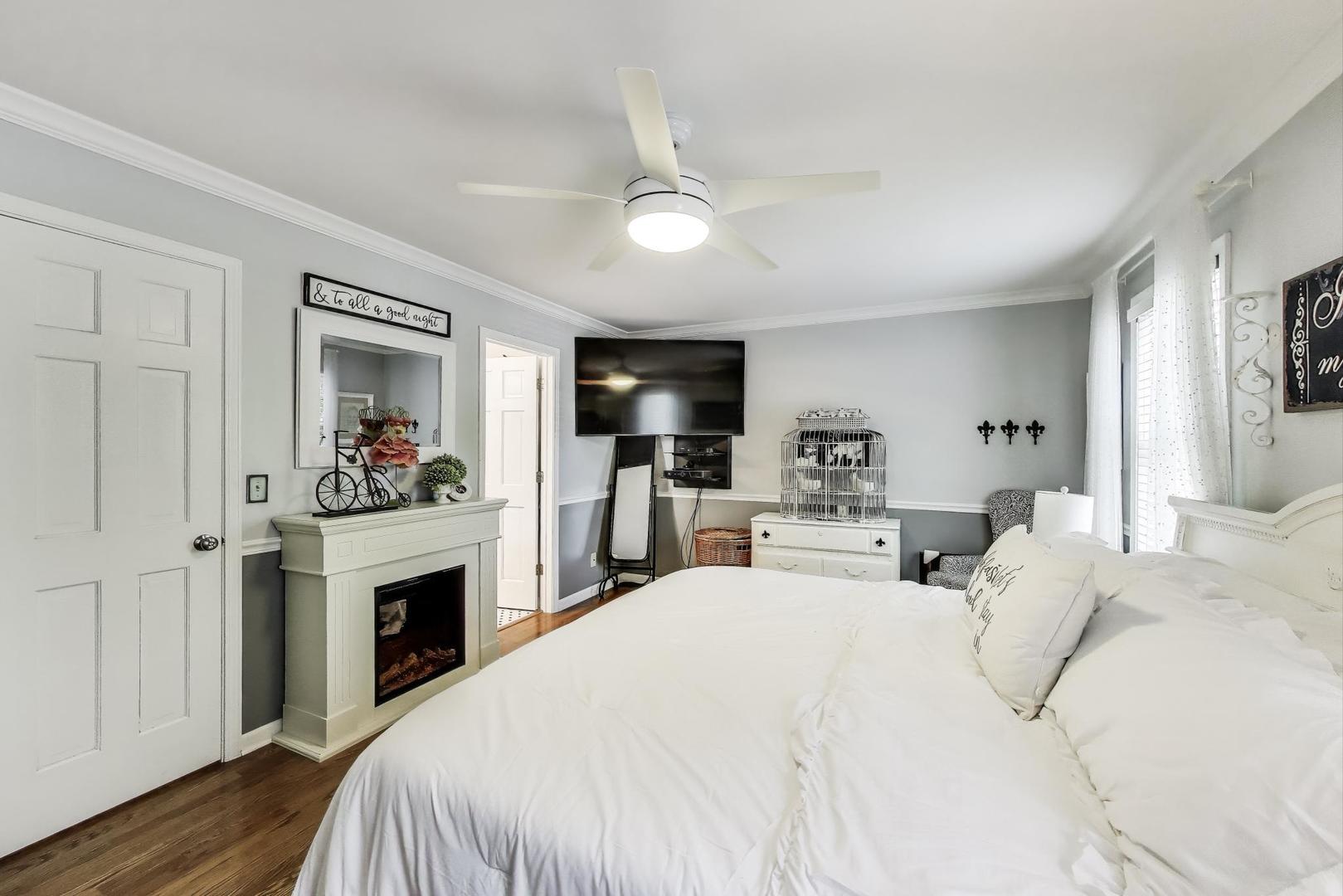 346 Colonial Circle, Geneva, IL 60134
