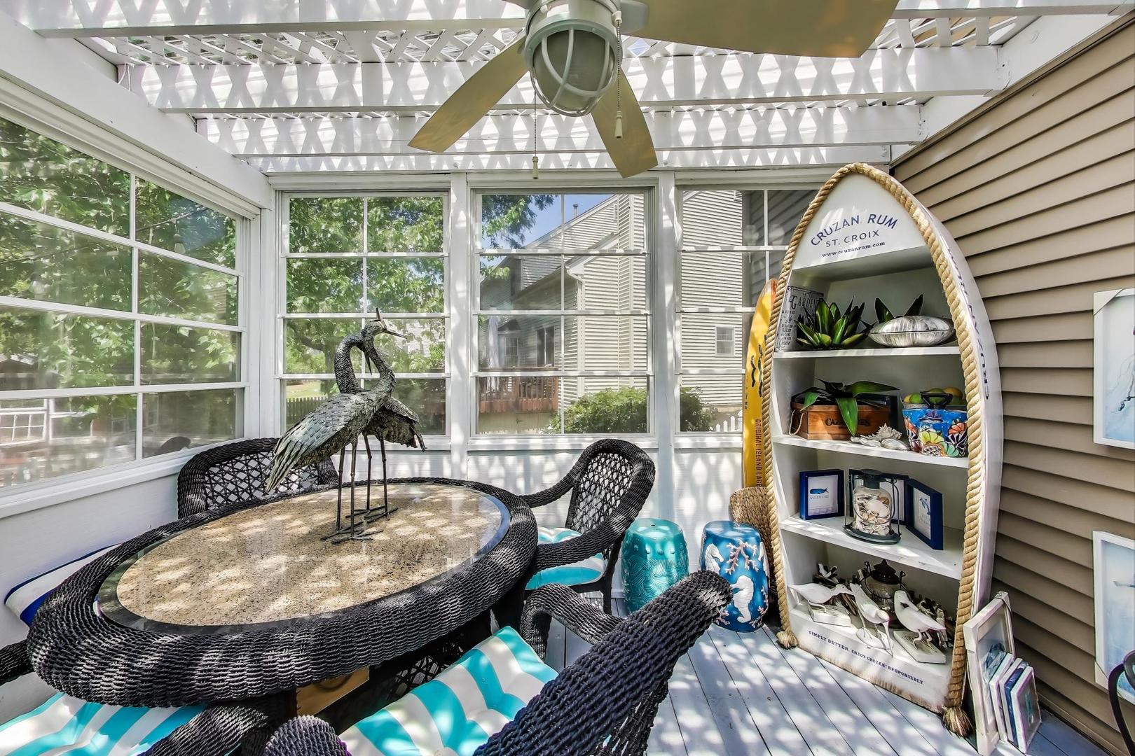 346 Colonial Circle, Geneva, IL 60134