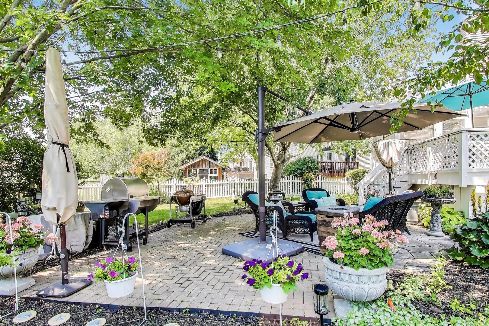 346 Colonial Circle, Geneva, IL 60134