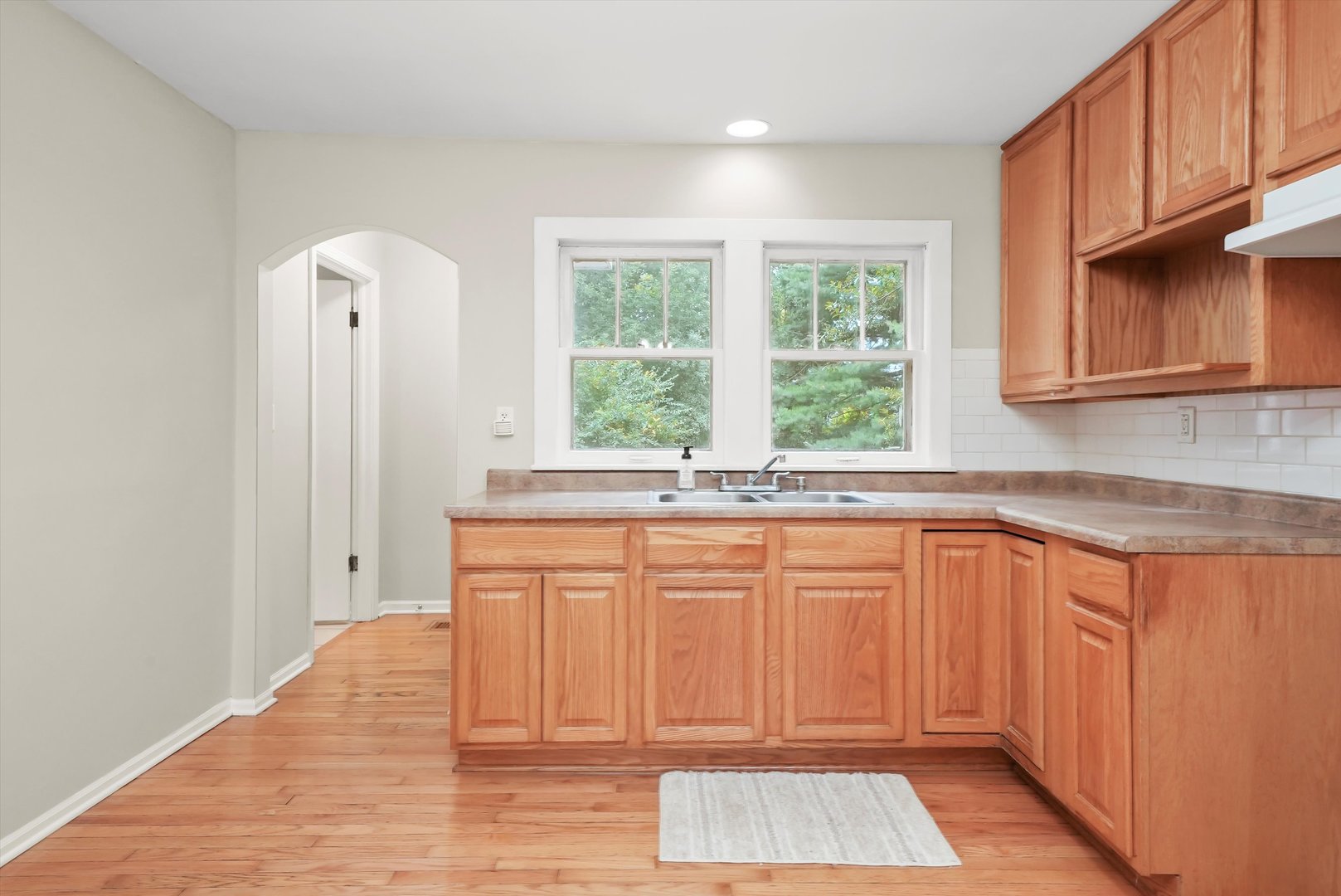 115 EASTWOOD Avenue, Port Barrington, IL 60010