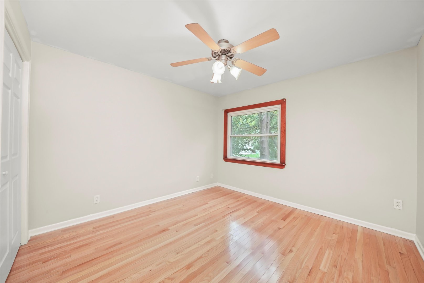 115 EASTWOOD Avenue, Port Barrington, IL 60010