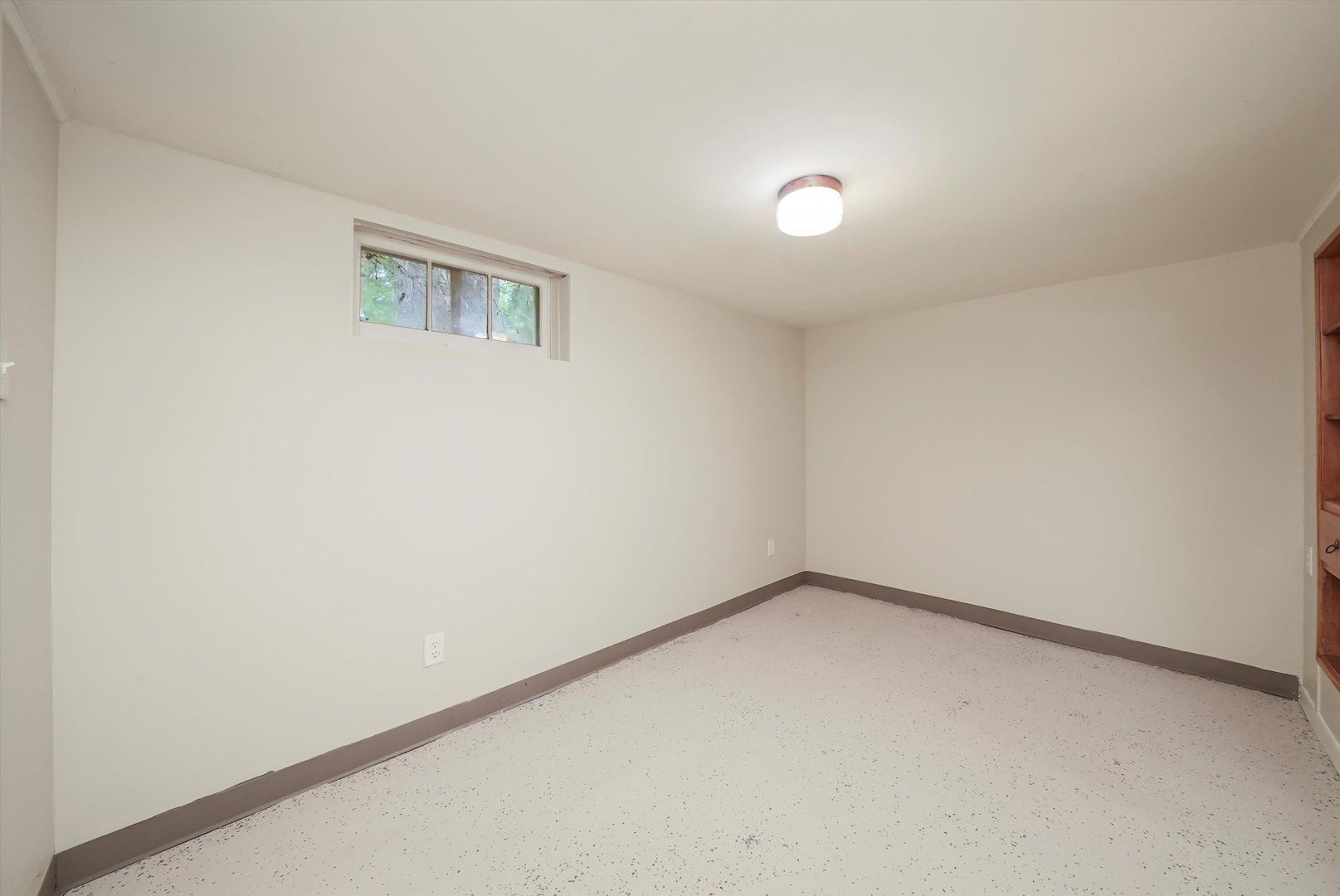 115 EASTWOOD Avenue, Port Barrington, IL 60010