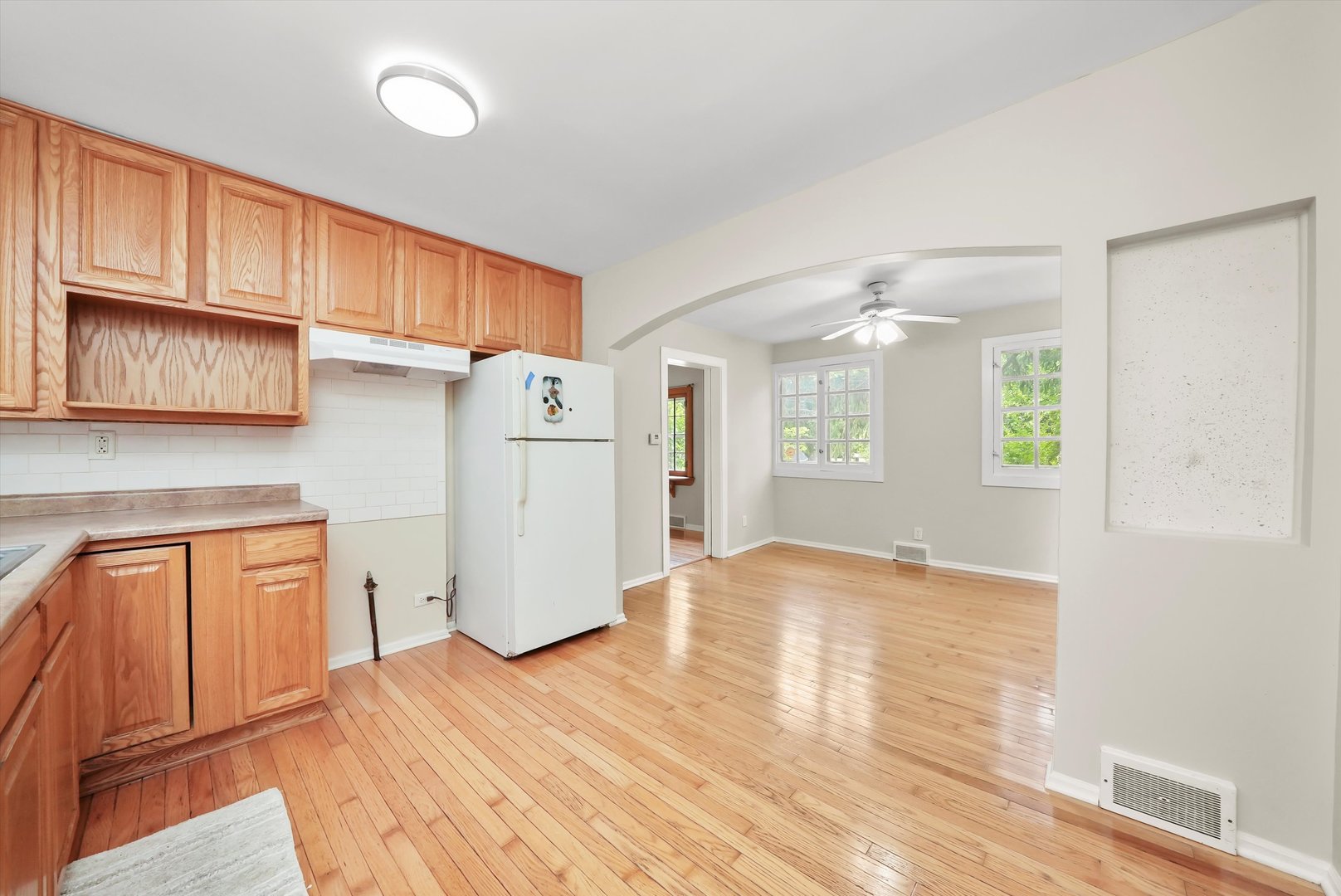 115 EASTWOOD Avenue, Port Barrington, IL 60010