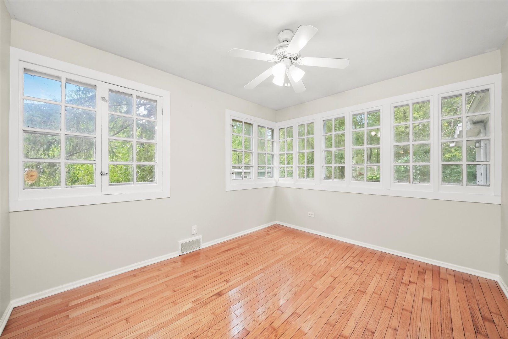 115 EASTWOOD Avenue, Port Barrington, IL 60010
