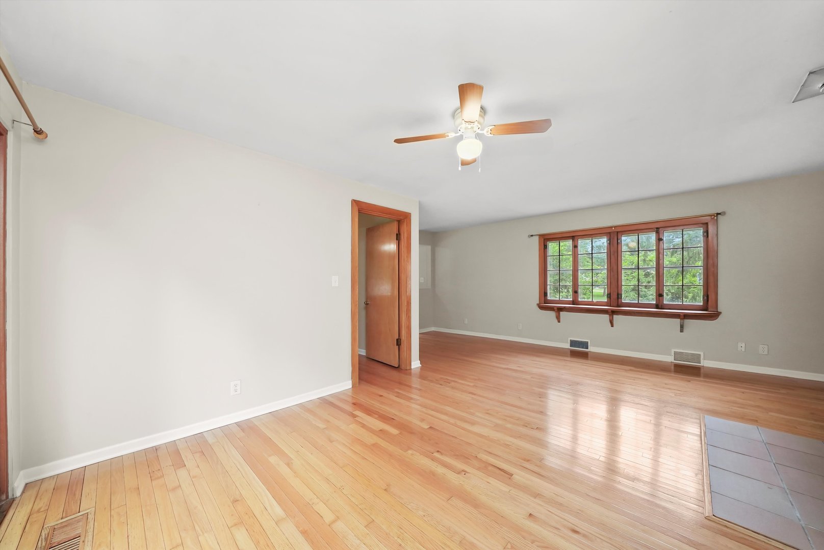 115 EASTWOOD Avenue, Port Barrington, IL 60010