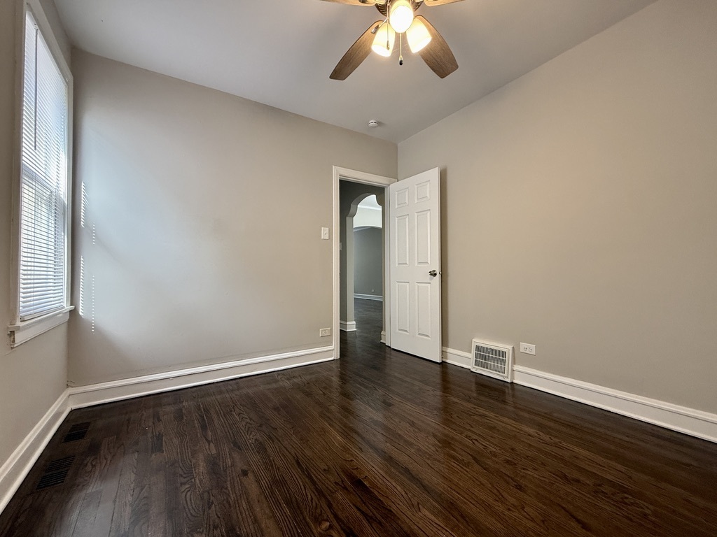 9609 S Winston Avenue, Chicago, IL 60643