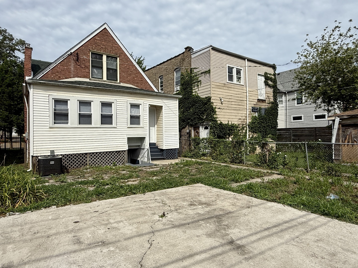 9609 S Winston Avenue, Chicago, IL 60643
