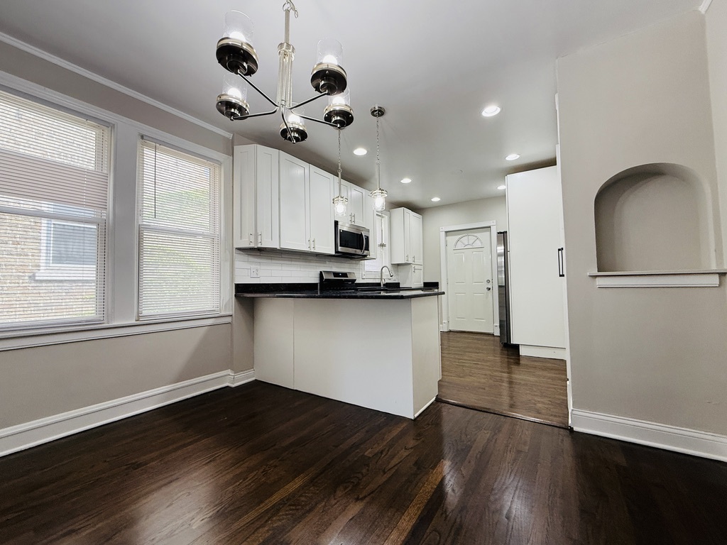 9609 S Winston Avenue, Chicago, IL 60643