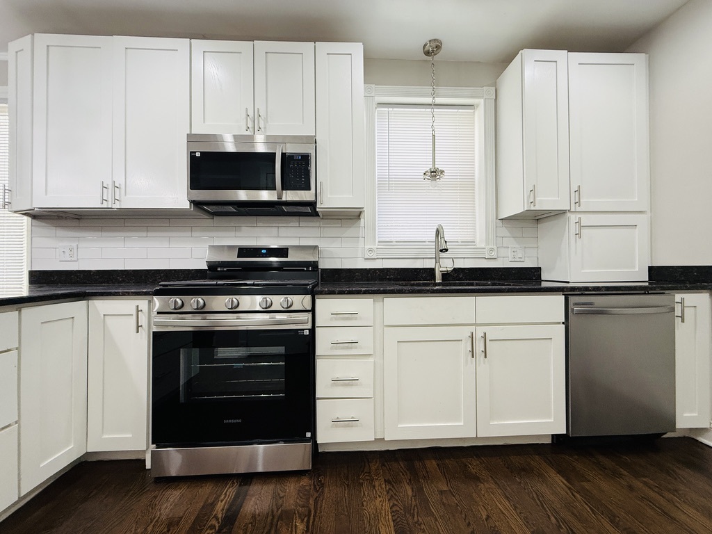 9609 S Winston Avenue, Chicago, IL 60643