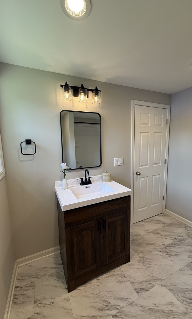 25176 W Linden Lane, Antioch, IL 60002