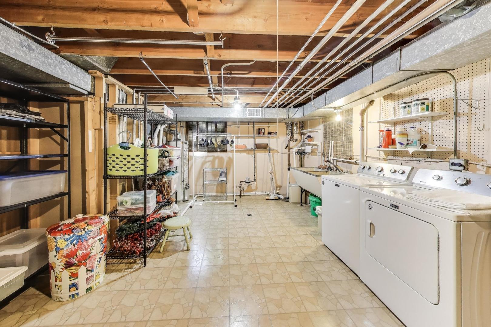 294 Lynn Court, Des Plaines, IL 60016