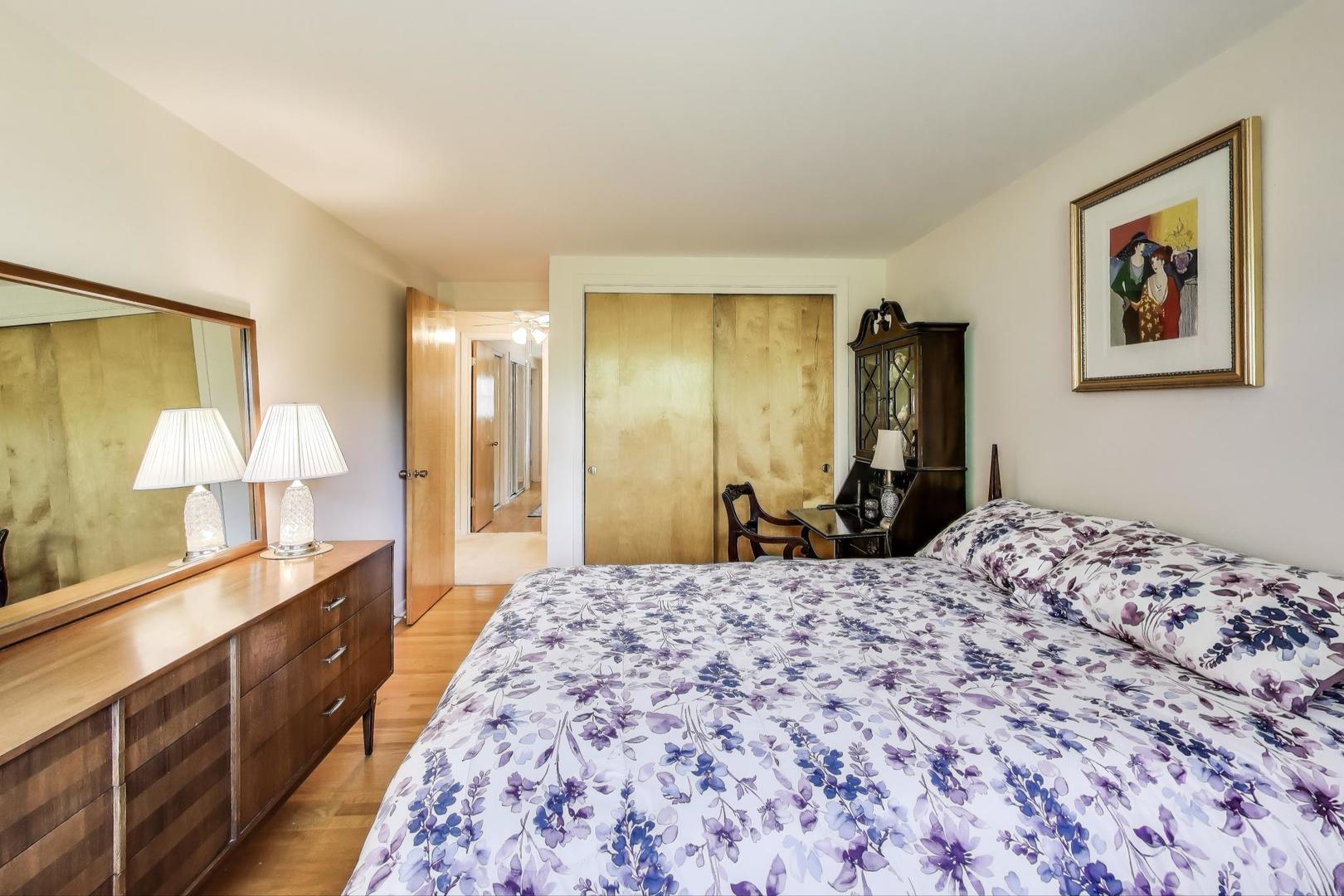 294 Lynn Court, Des Plaines, IL 60016