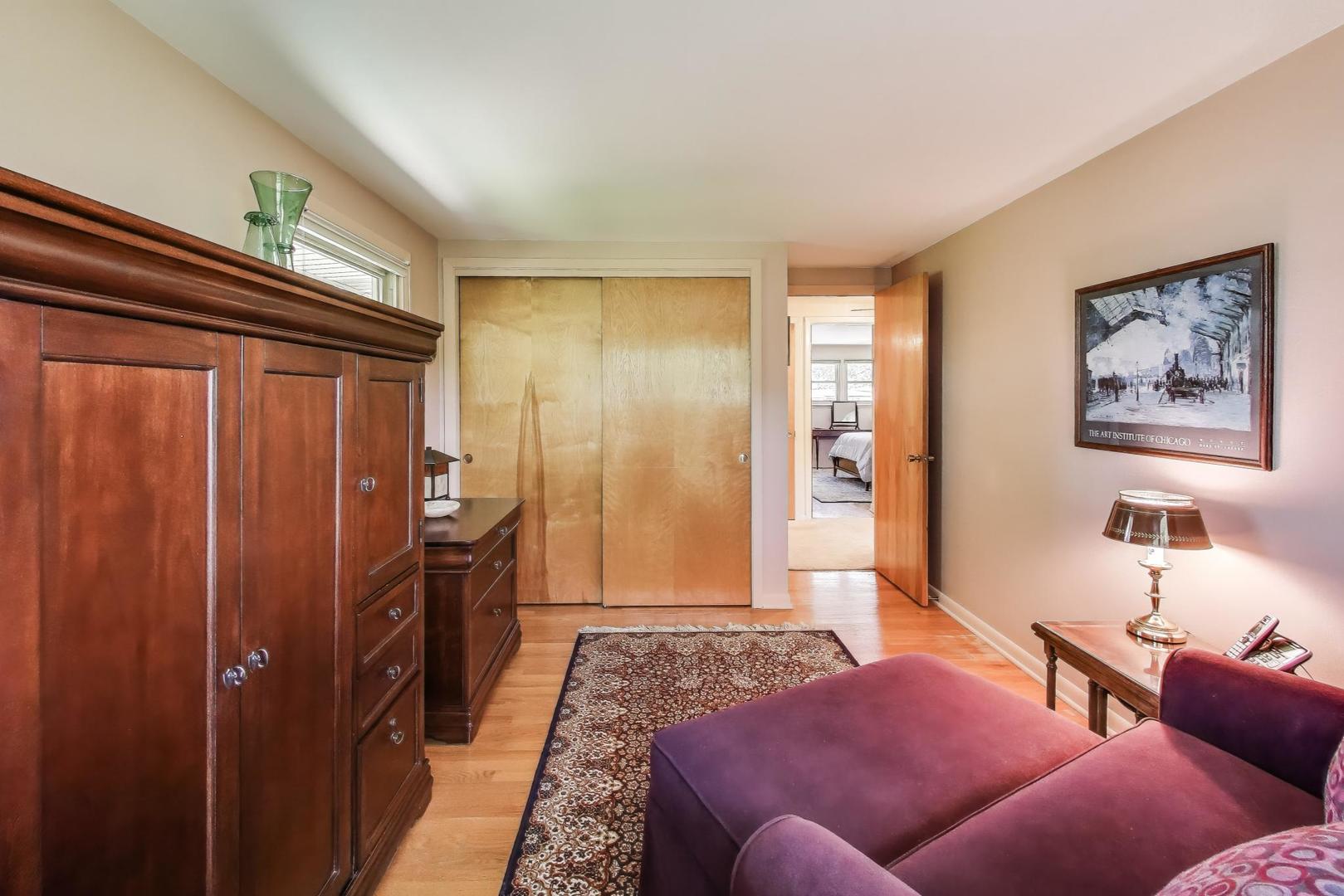 294 Lynn Court, Des Plaines, IL 60016
