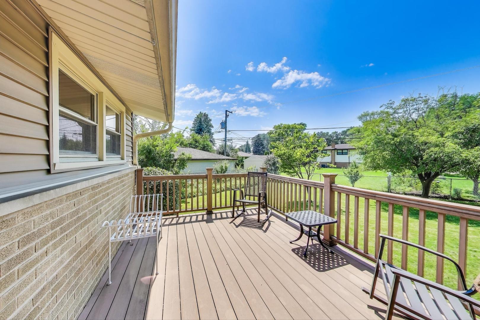 294 Lynn Court, Des Plaines, IL 60016
