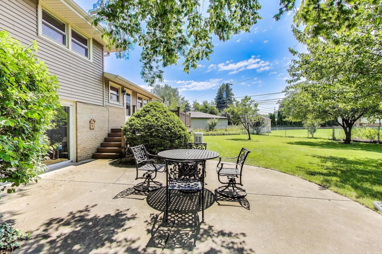 294 Lynn Court, Des Plaines, IL 60016