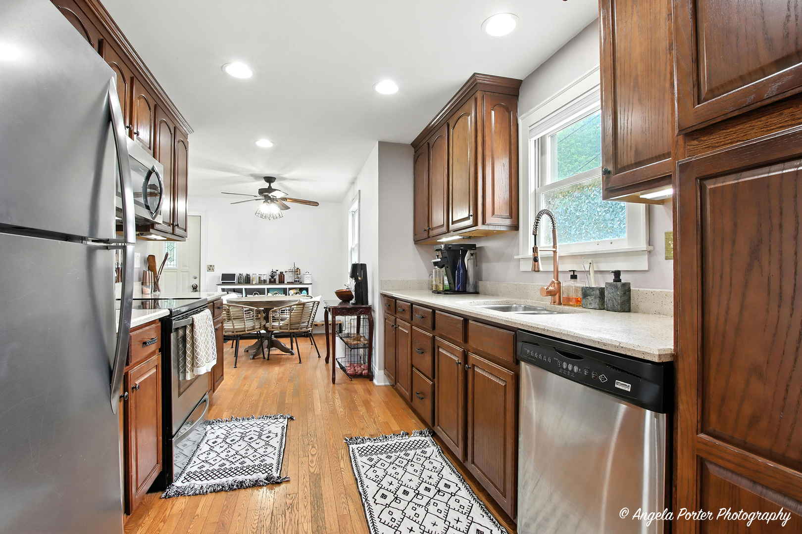 720 W Pacific Avenue, Waukegan, IL 60085