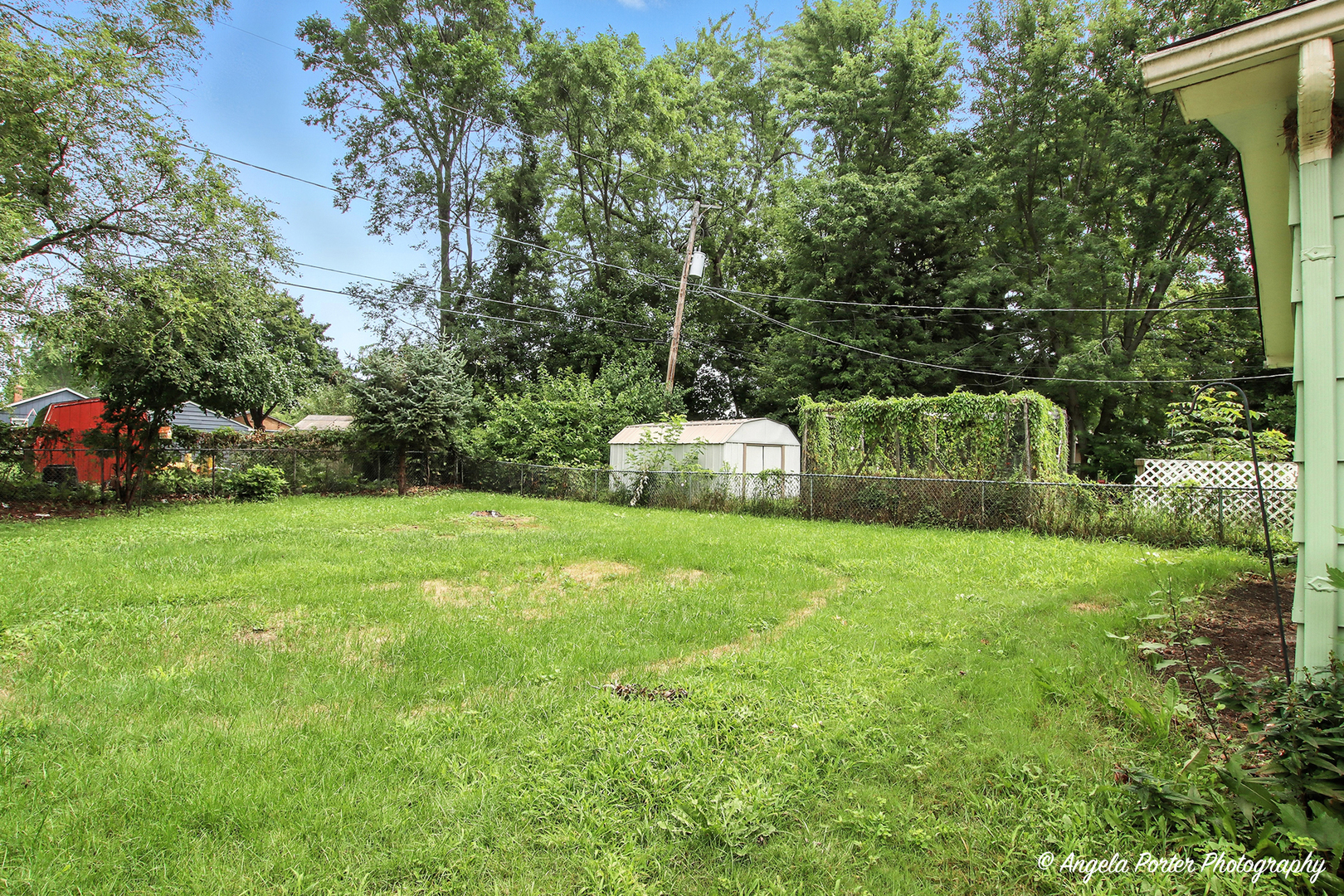 720 W Pacific Avenue, Waukegan, IL 60085