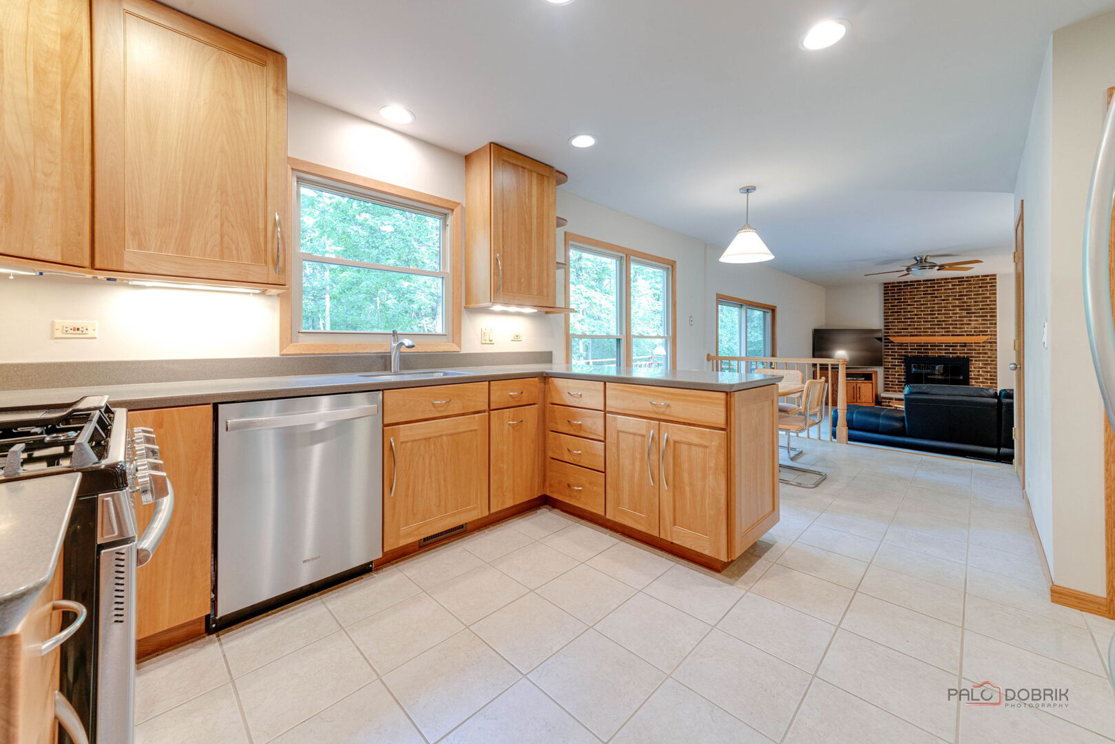 1758 Lexington Road, Libertyville, IL 60048