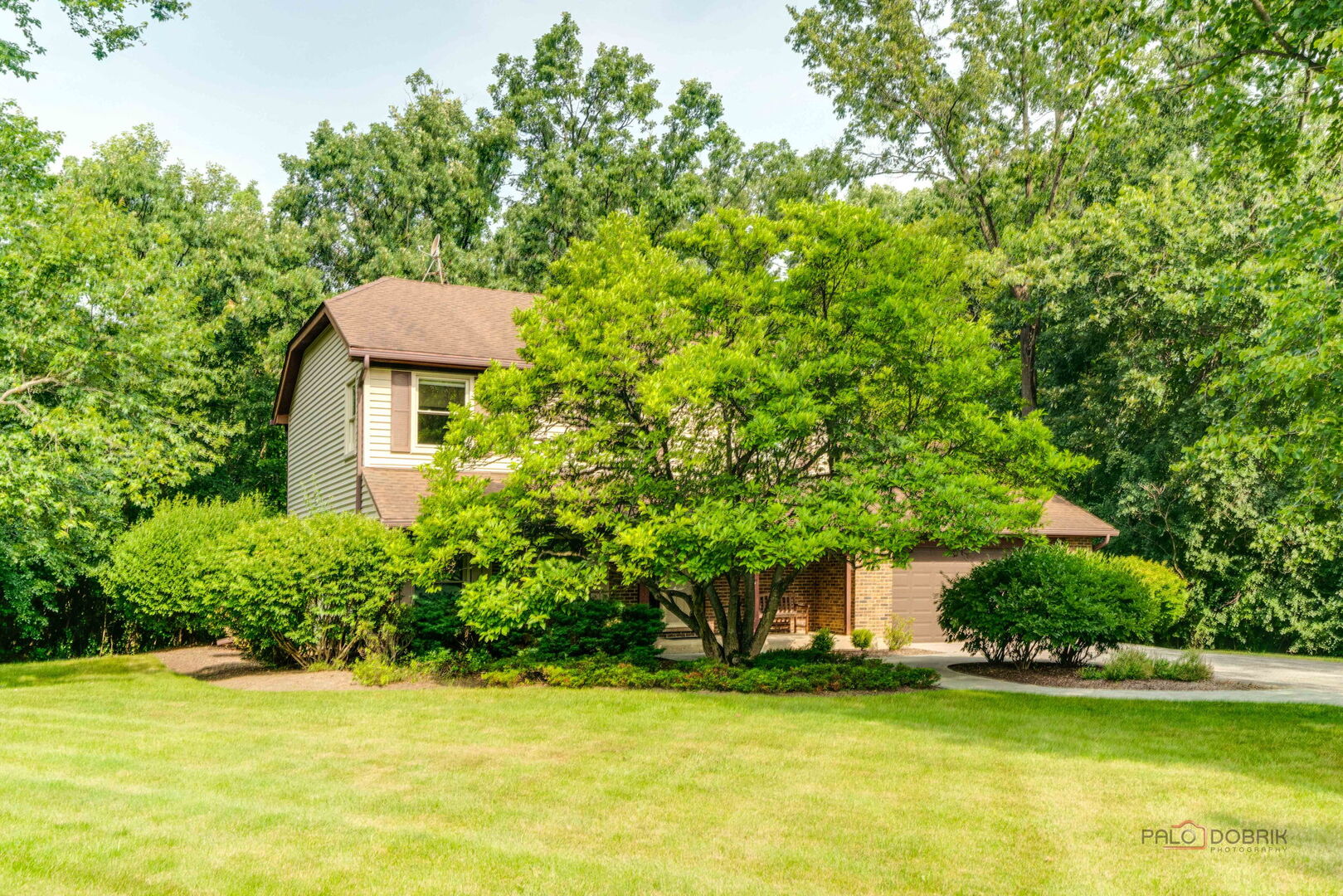 1758 Lexington Road, Libertyville, IL 60048