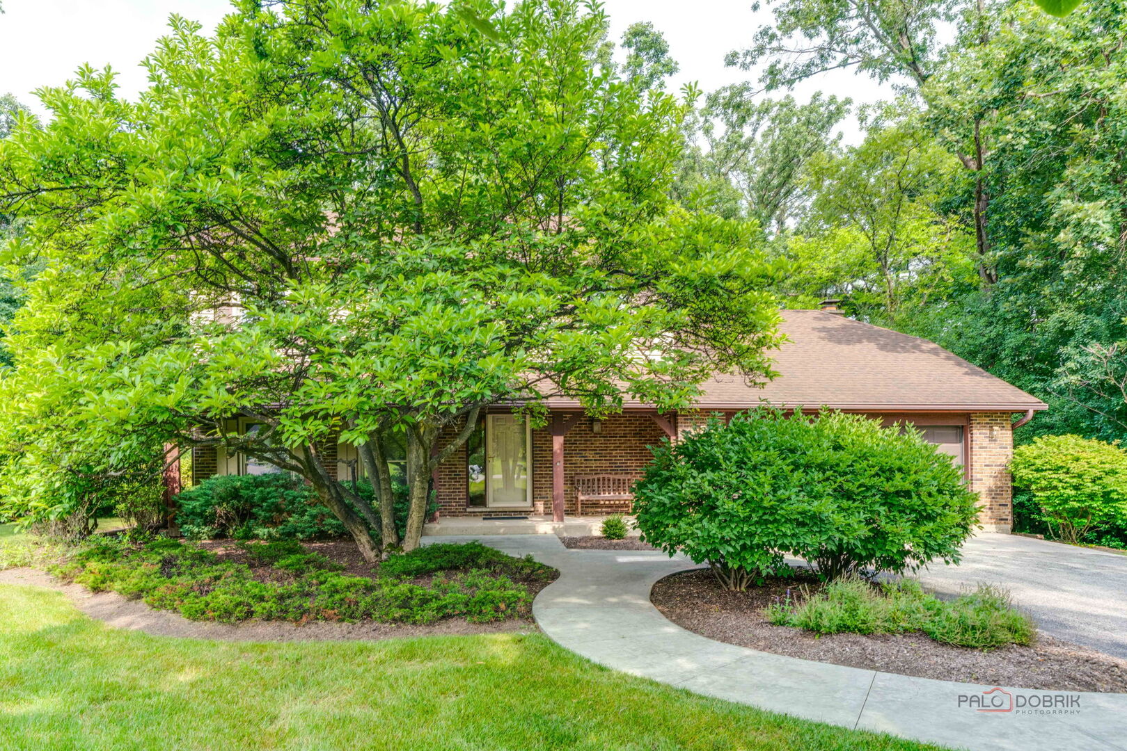 1758 Lexington Road, Libertyville, IL 60048