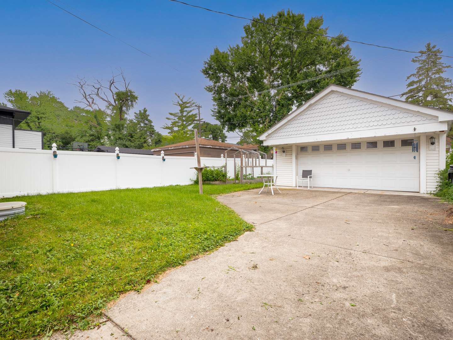 1821 N 74th Avenue, Elmwood Park, IL 60707