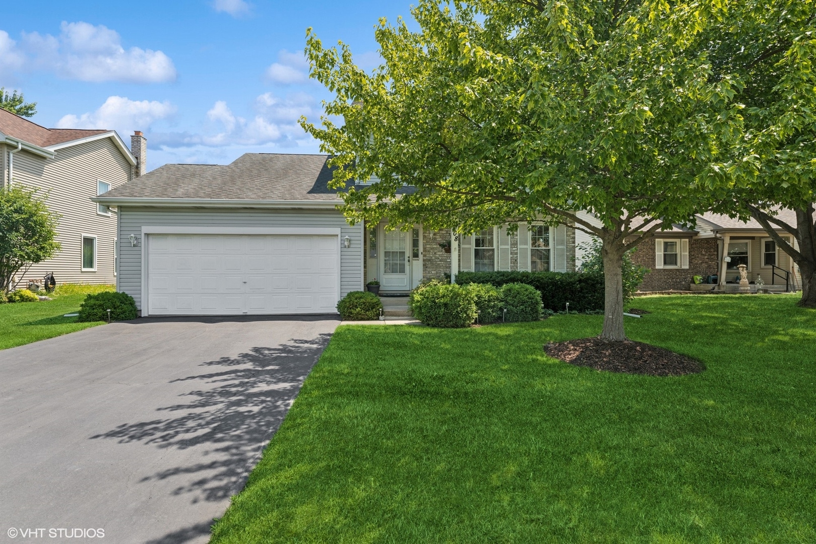 508 Indian Ridge Trail, Wauconda, IL 60084