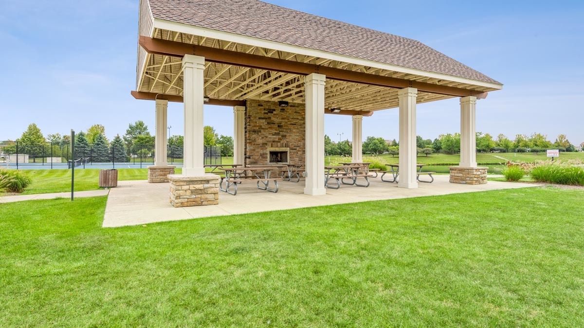 9917 CUMMINGS Street, Huntley, IL 60142