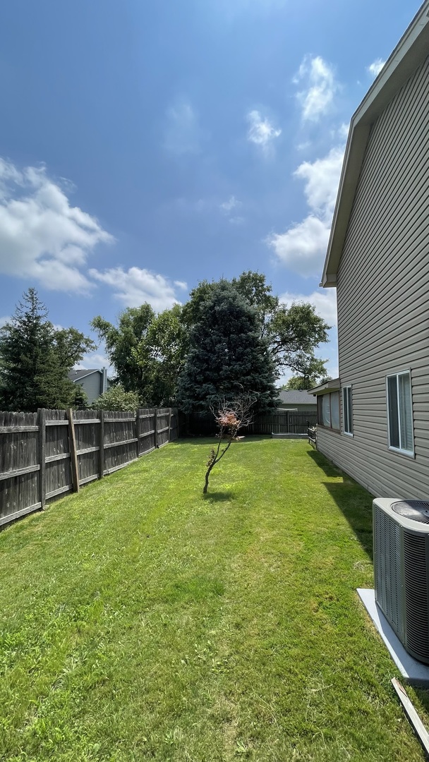 2929 Diane Drive, Aurora, IL 60504