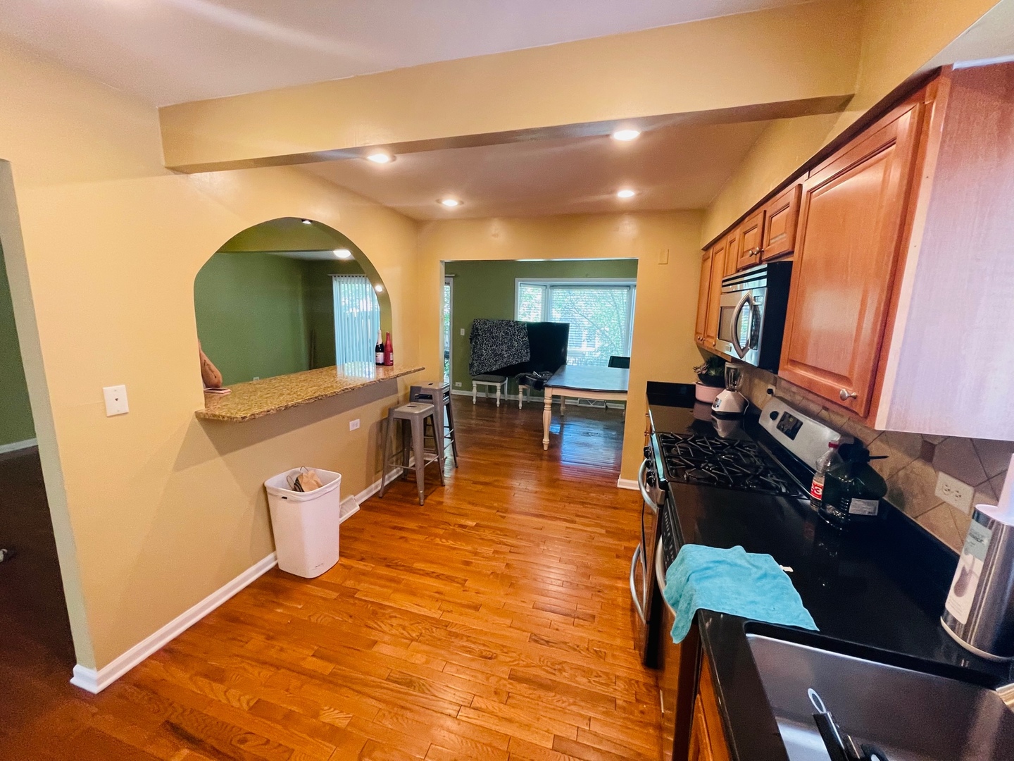 196 Roberts Road, Bolingbrook, IL 60440