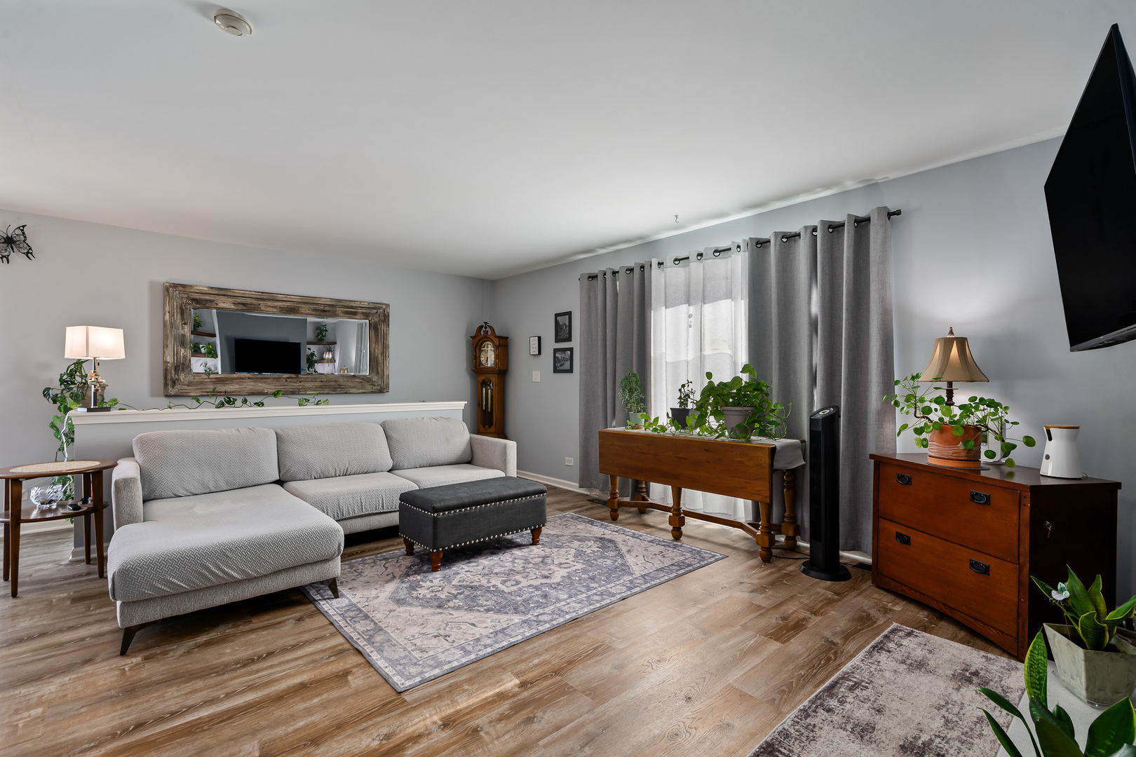 7970 Knottingham Circle #D, Darien, IL 60561