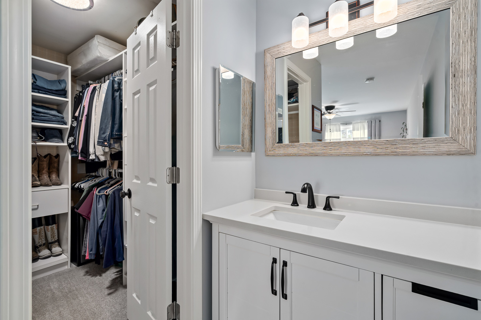 7970 Knottingham Circle #D, Darien, IL 60561