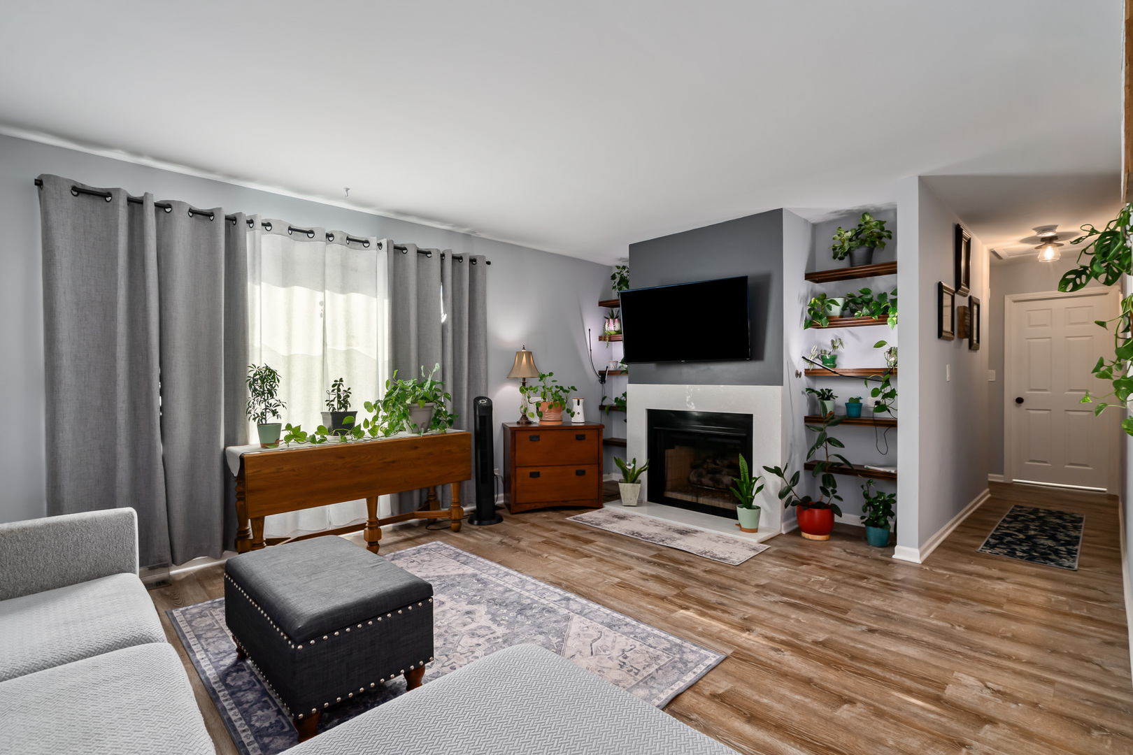 7970 Knottingham Circle #D, Darien, IL 60561