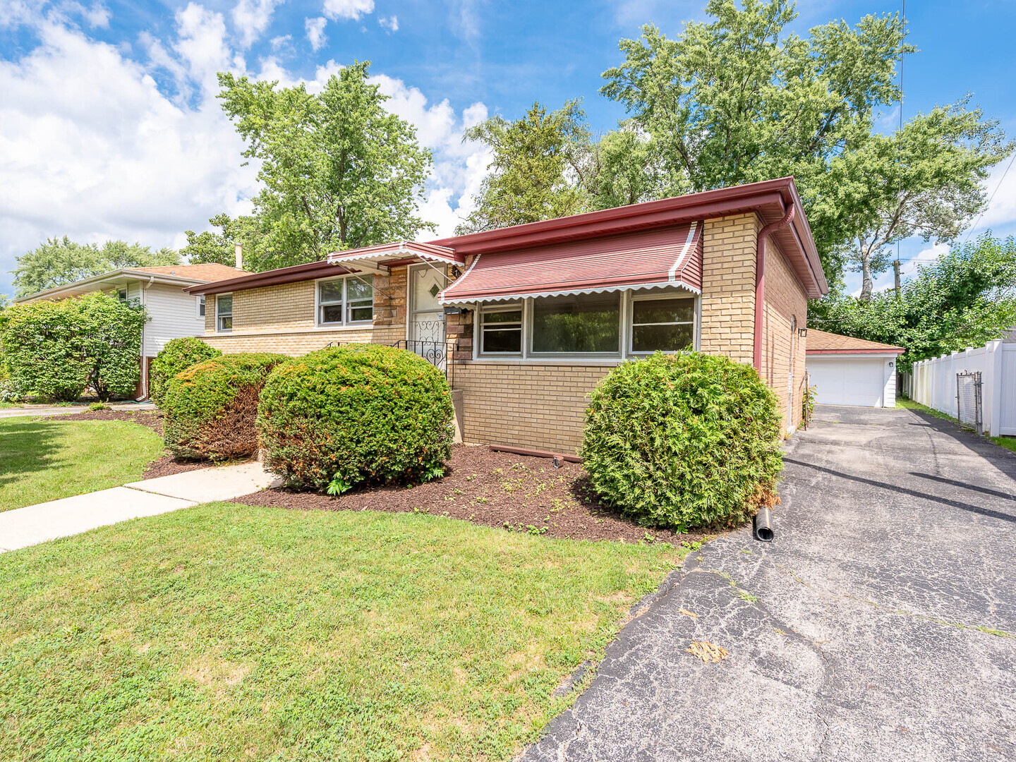 17643 68th Court, Tinley Park, IL 60477