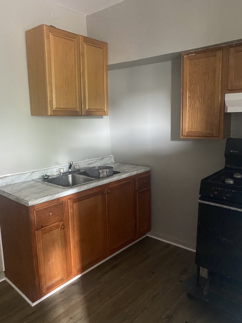 5219 W Madison Street, Chicago, IL 60644