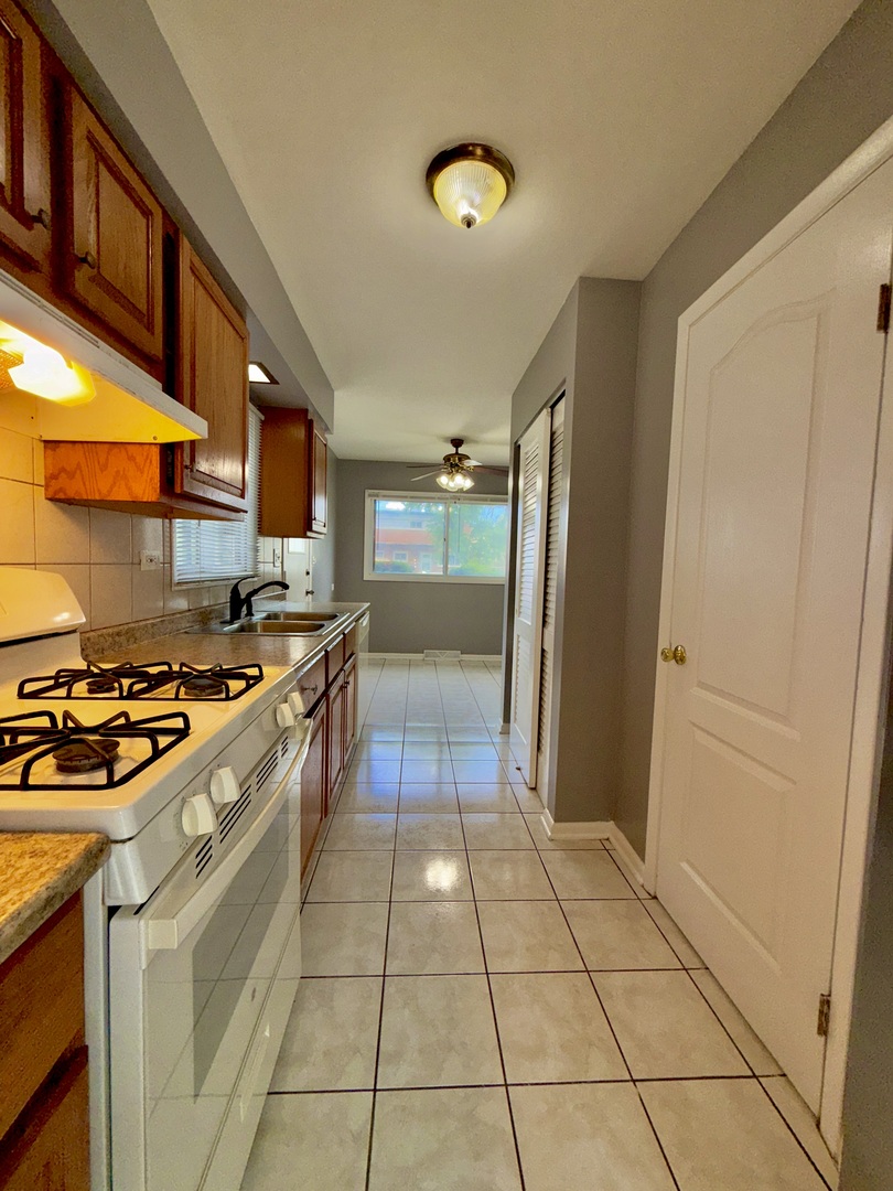 9117 Barberry Lane, Des Plaines, IL 60016