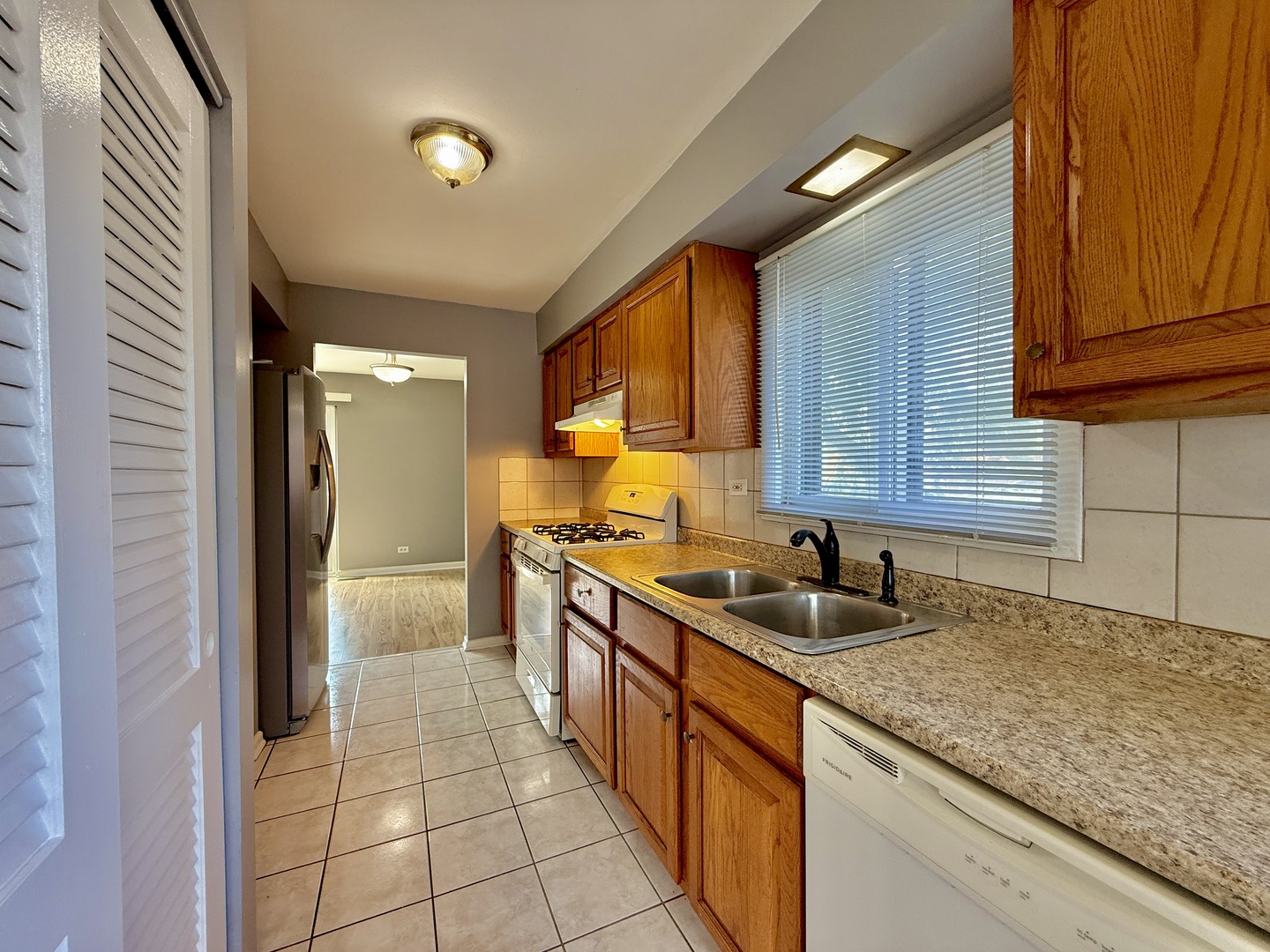 9117 Barberry Lane, Des Plaines, IL 60016