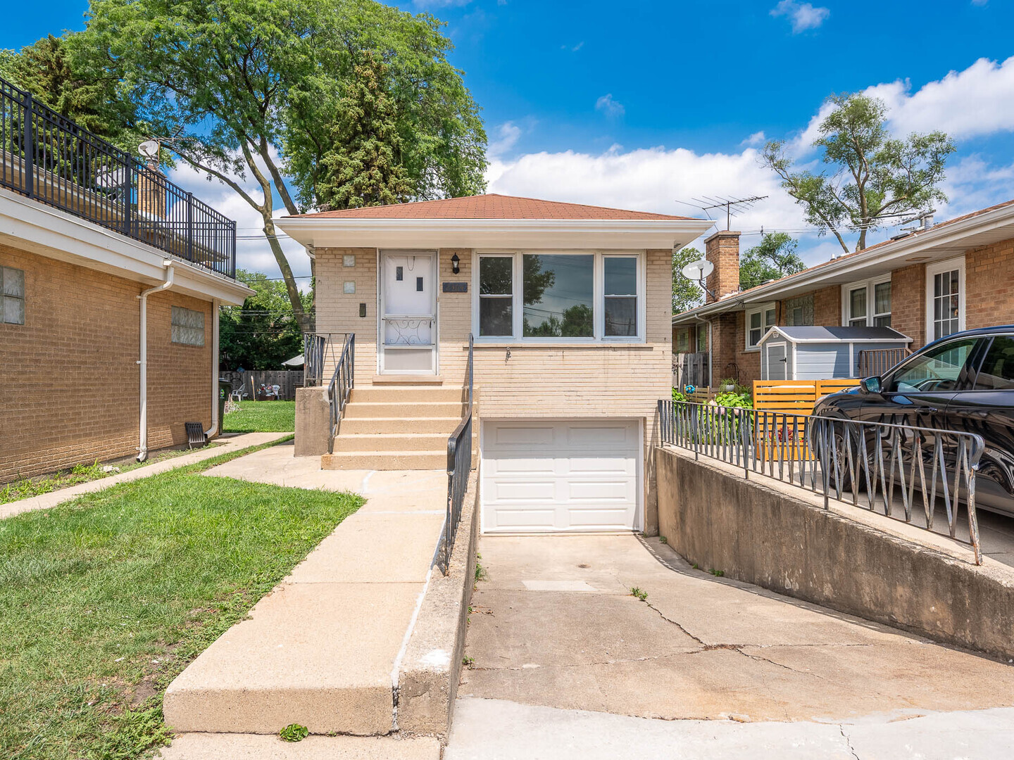 2304 Oakton Street, Park Ridge, IL 60068