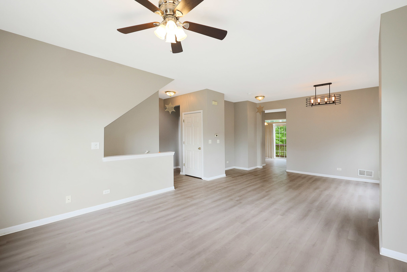 64 Village Station Lane, Grayslake, IL 60030