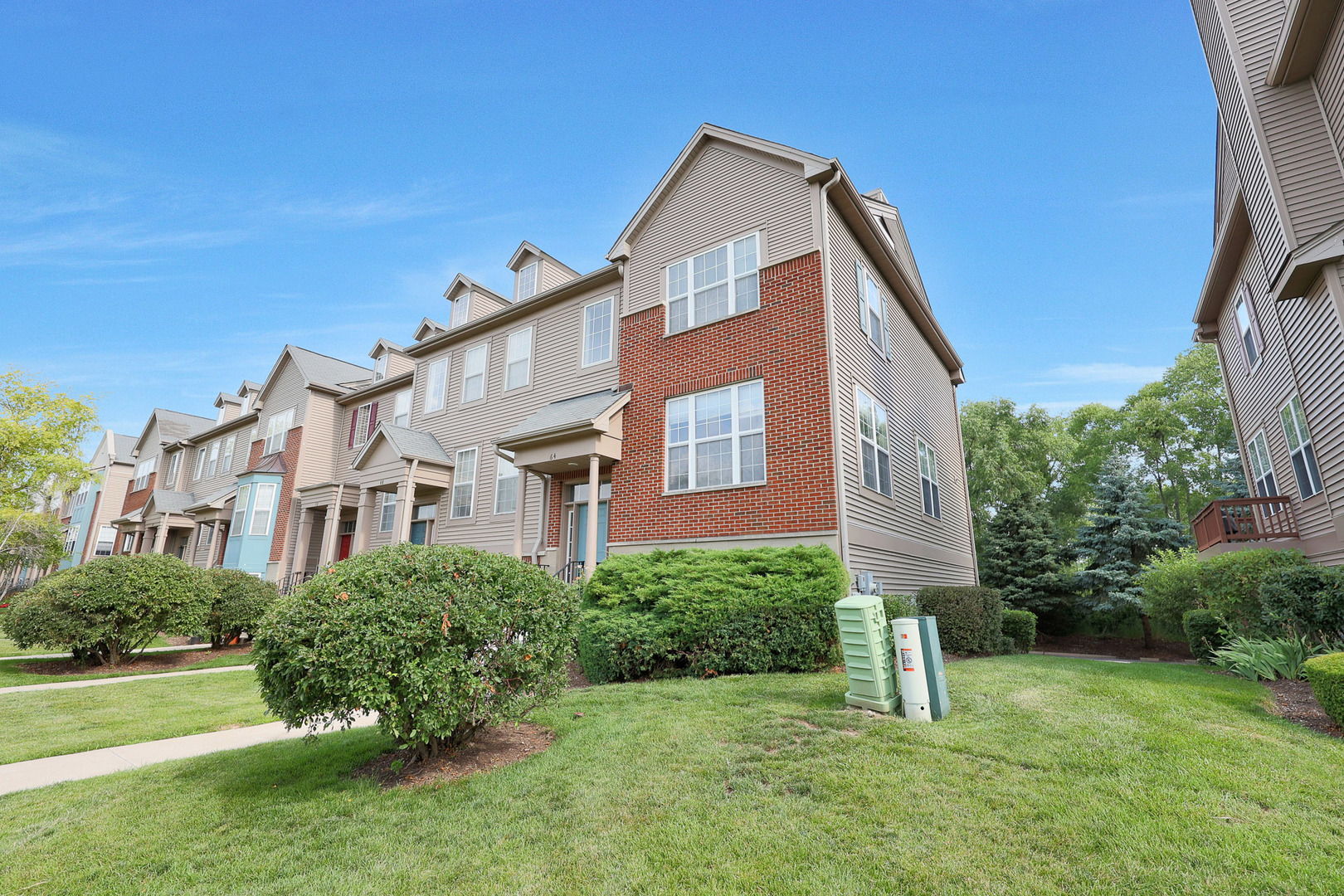 64 Village Station Lane, Grayslake, IL 60030