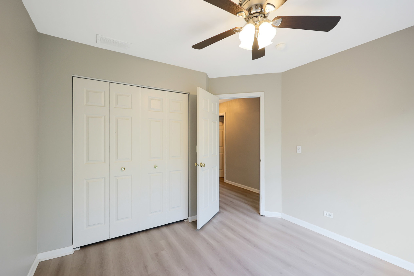 64 Village Station Lane, Grayslake, IL 60030