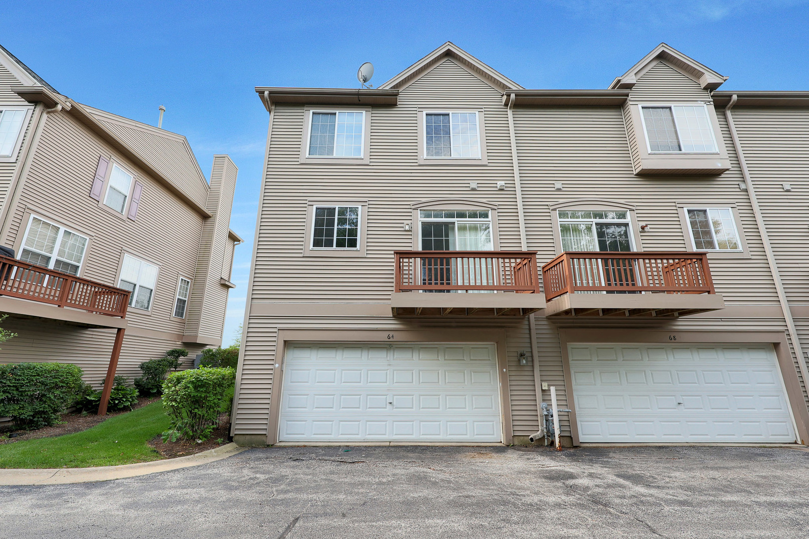 64 Village Station Lane, Grayslake, IL 60030