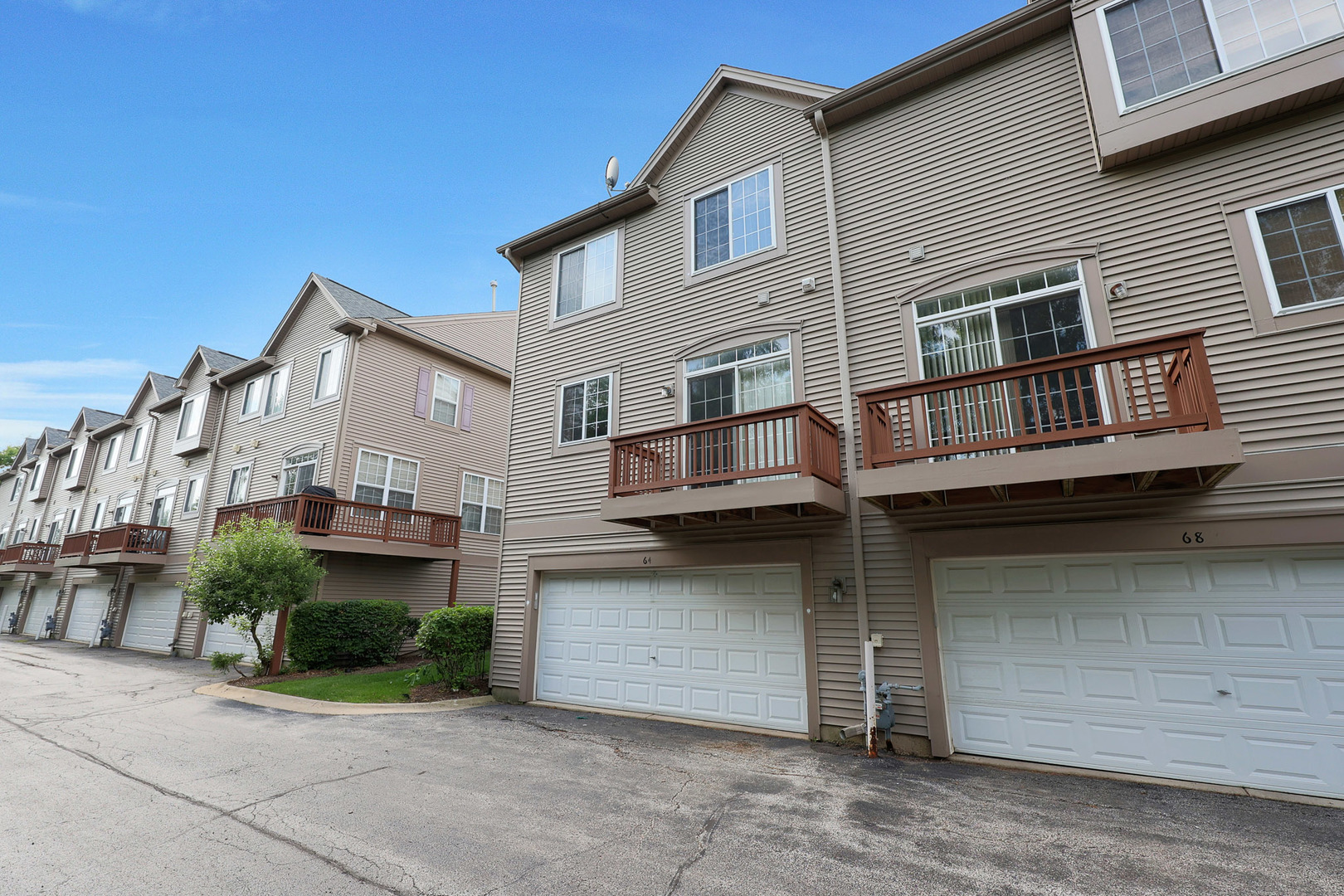 64 Village Station Lane, Grayslake, IL 60030
