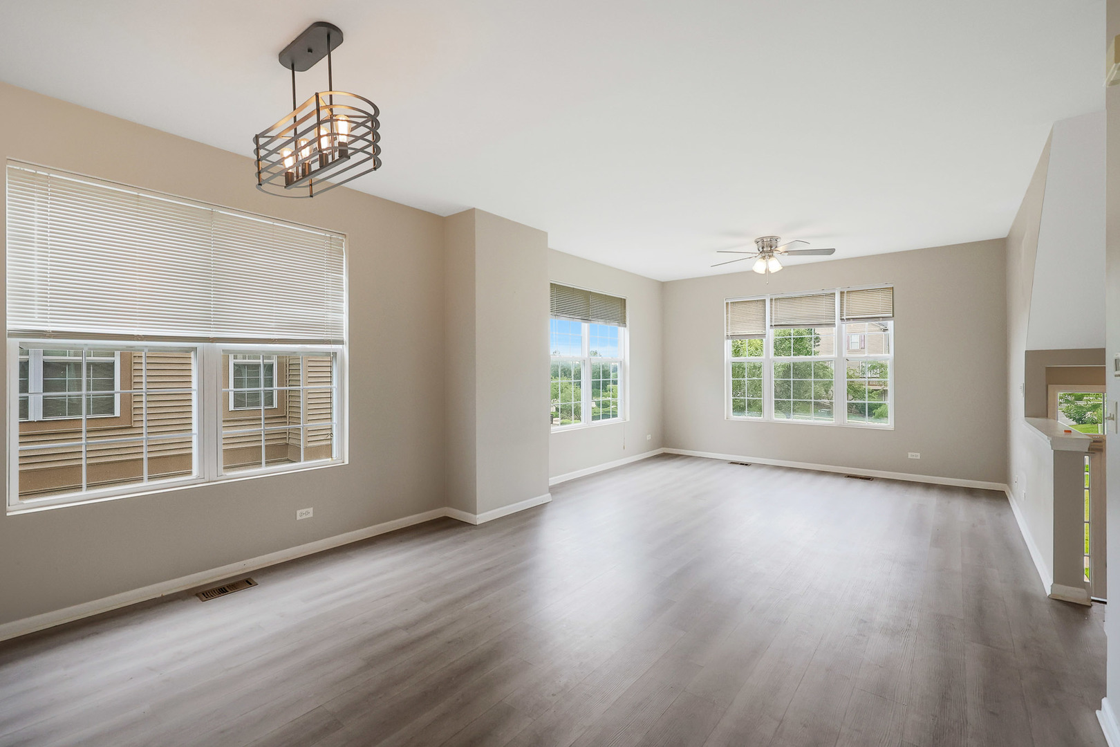64 Village Station Lane, Grayslake, IL 60030