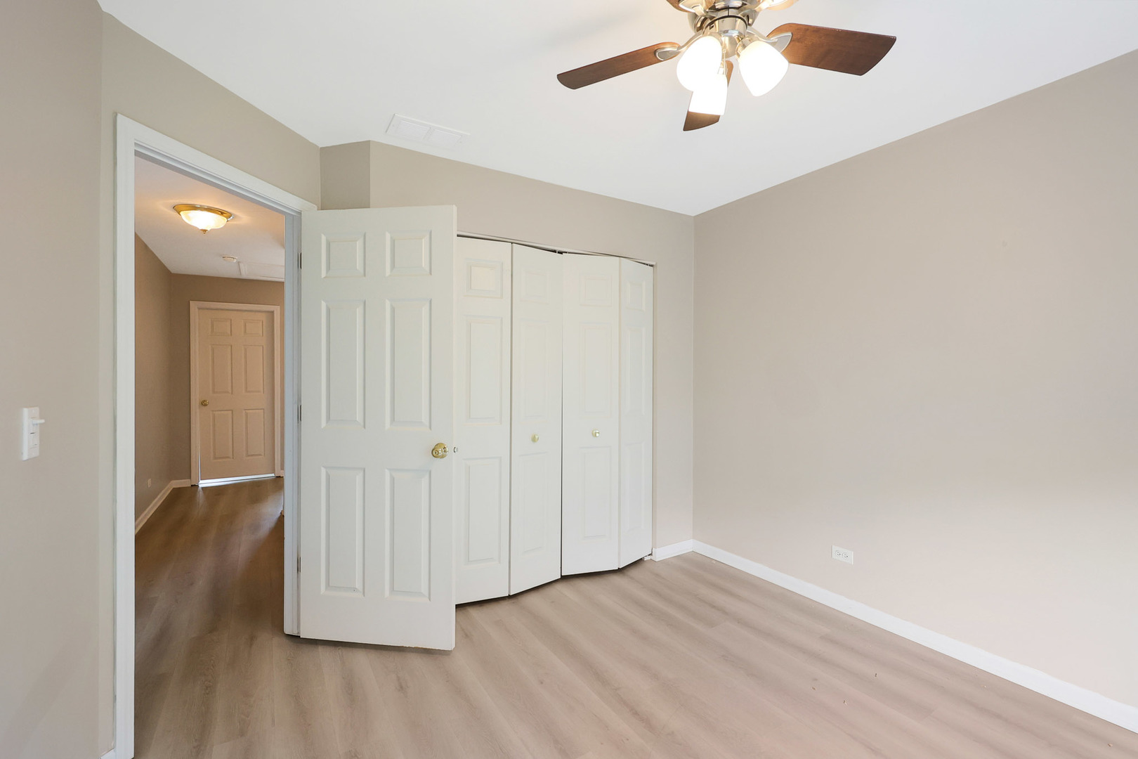 64 Village Station Lane, Grayslake, IL 60030
