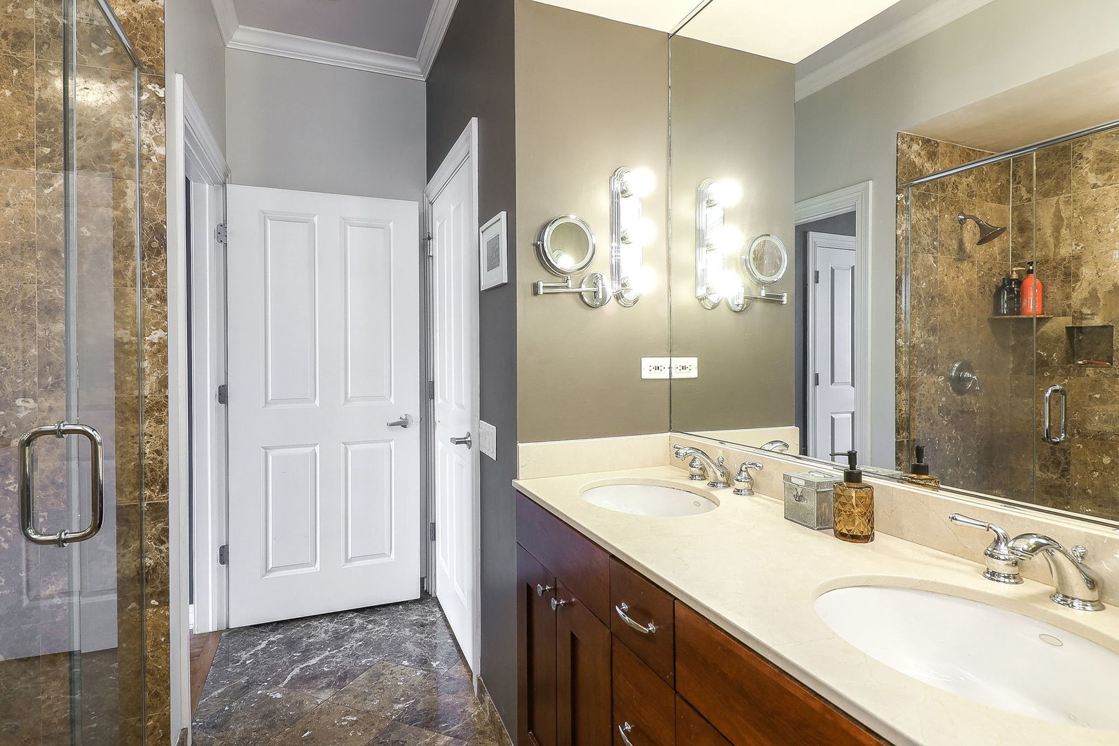 1355 W Washington Boulevard #4A, Chicago, IL 60607