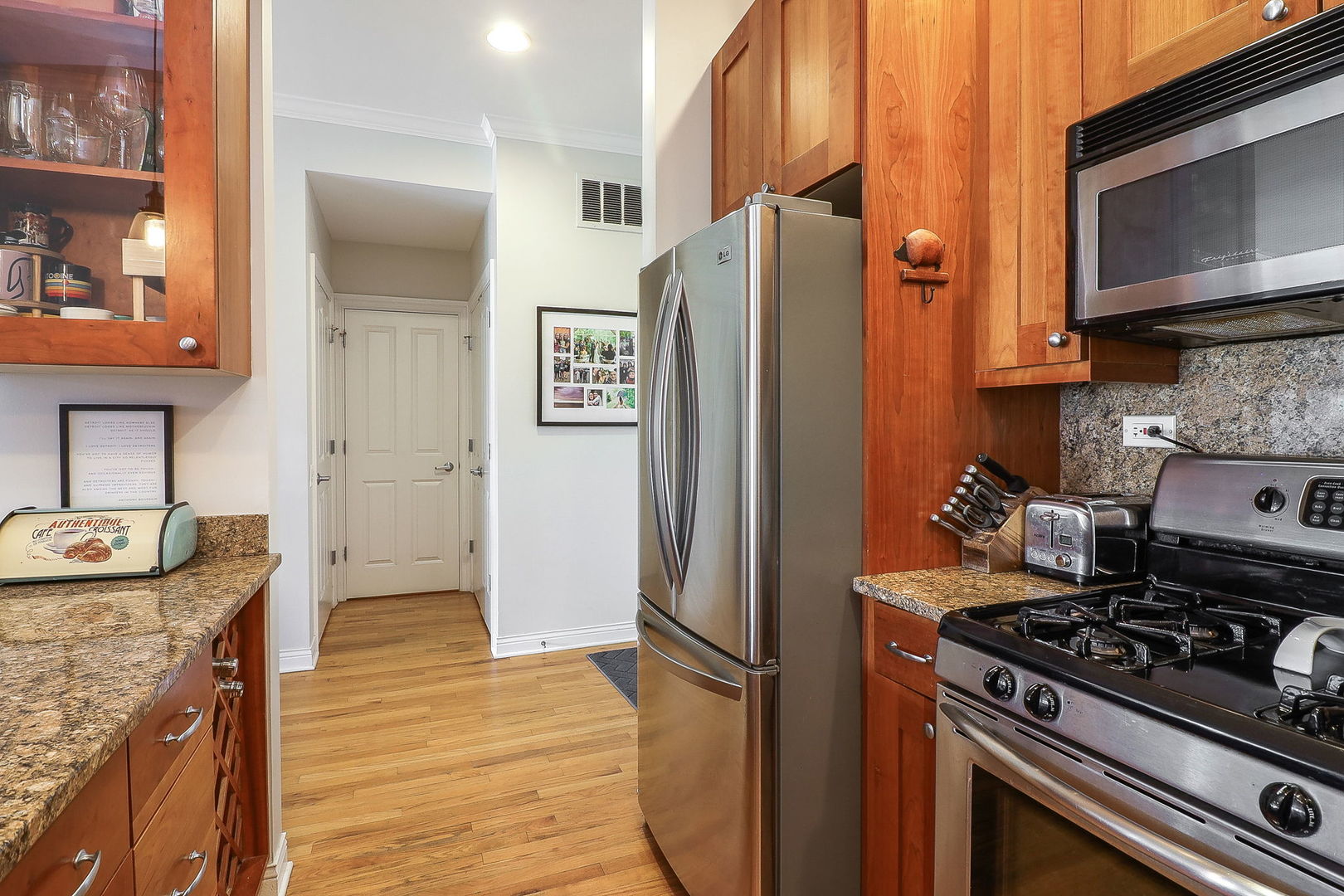 1355 W Washington Boulevard #4A, Chicago, IL 60607