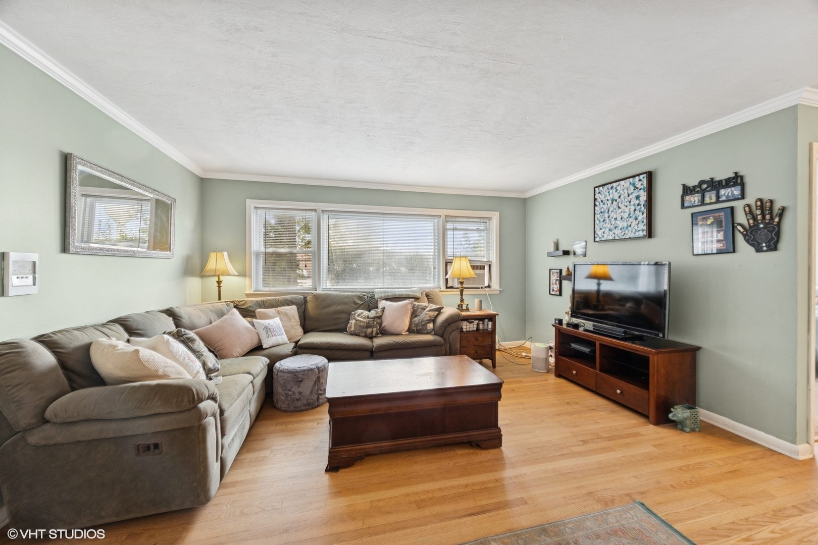308 Beach Avenue #1C, La Grange Park, IL 60526