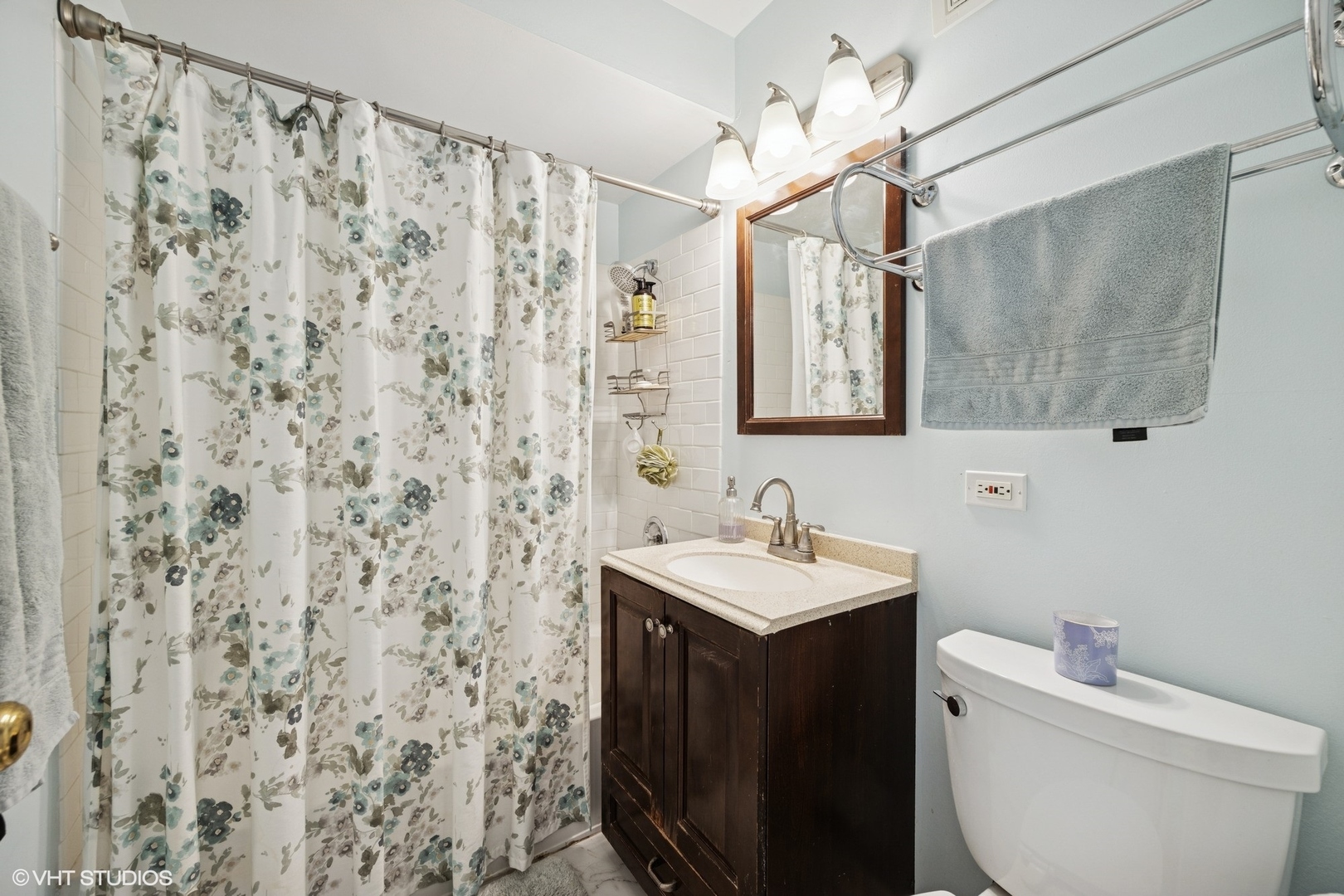 308 Beach Avenue #1C, La Grange Park, IL 60526