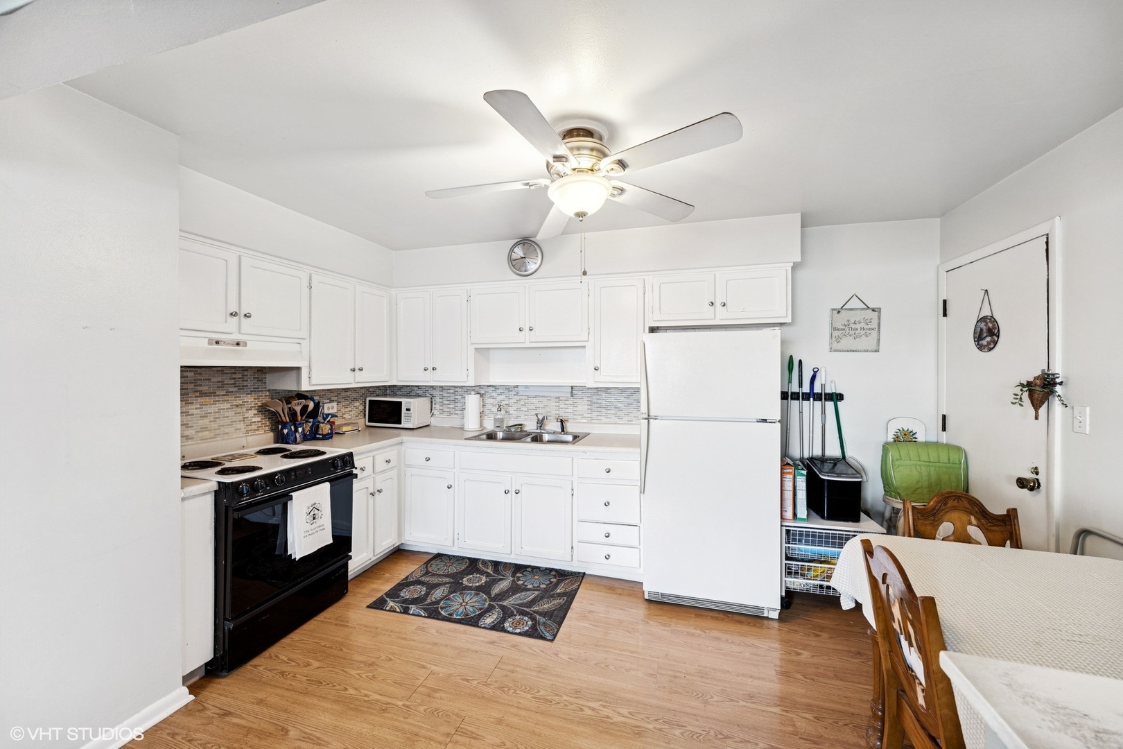 308 Beach Avenue #1C, La Grange Park, IL 60526